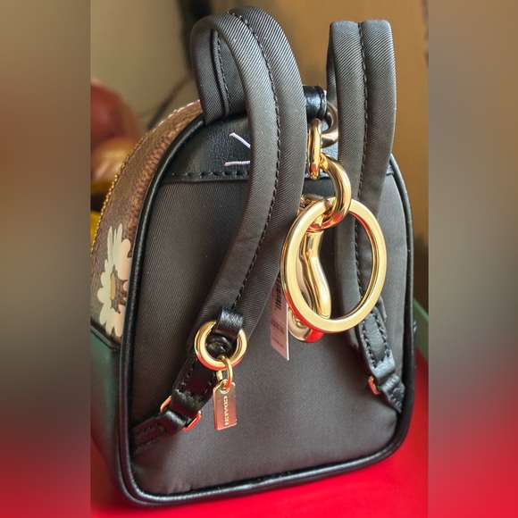 COACH key holder,COACH Coin purse,Coach Black and Brown Daisy Key Holder - Picture 6 of 10